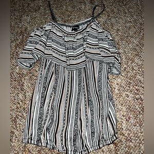 Class kids extra large XL 14-16 tank top white, gold, black ruffle top